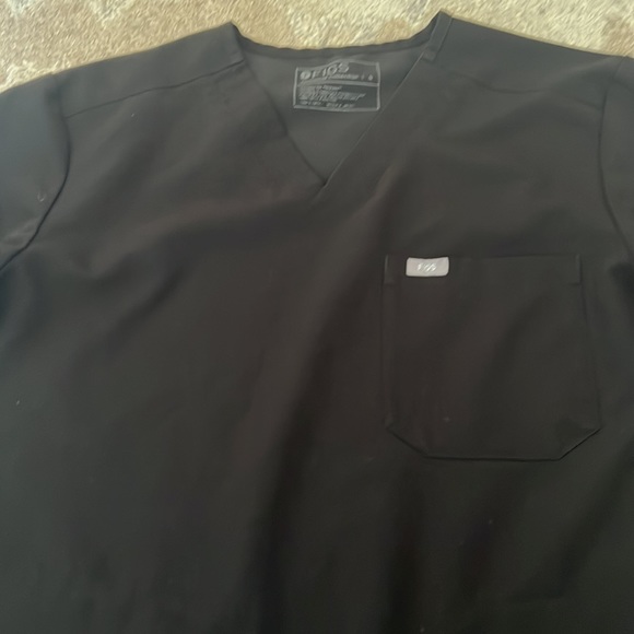 FIGS Chisec Three-Pocket Scrub Top Technical Collection Mens Size Small EUC - Picture 8 of 9